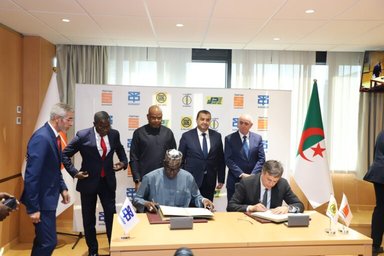 Signing of three memorandums of understanding between SONATRACH branches and the Nigerien oil company 'SONIDEP'