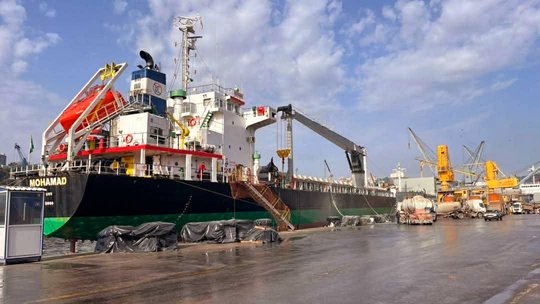 Skikda Port: Export of Two Significant Shipments of Cement in Various Forms to Libya - Iqtissad Al Balad