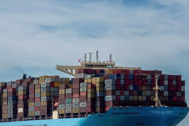 The Implications of Closing the Strait of Hormuz on Trade and Container Prices