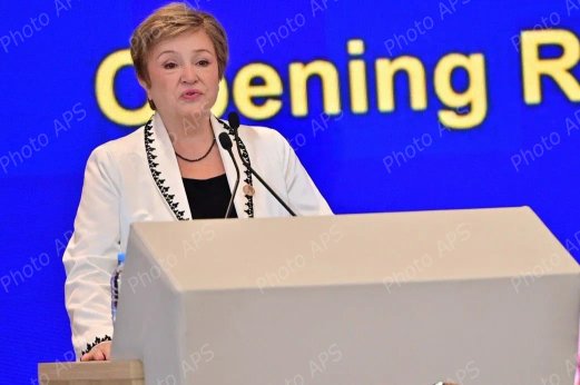The Managing Director of the International Monetary Fund calls for intensifying exchanges and regional cooperation