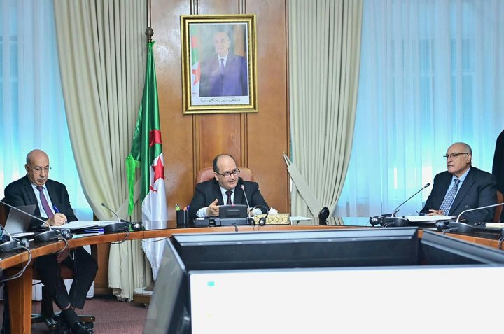 The Prime Minister chairs a joint ministerial meeting to study the reality and prospects of Algerian-Nigerian relations