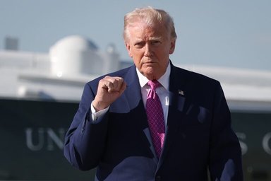 Trump: More than 100 million barrels of oil have been transported through the Strait of Hormuz