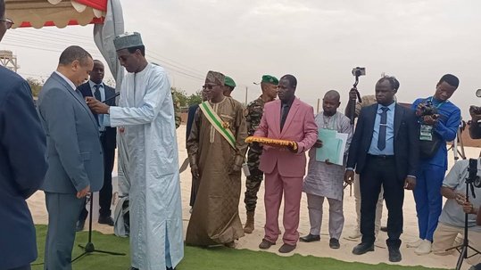 Video: Ajal Honored with the Sovereignty Medal in Niger
