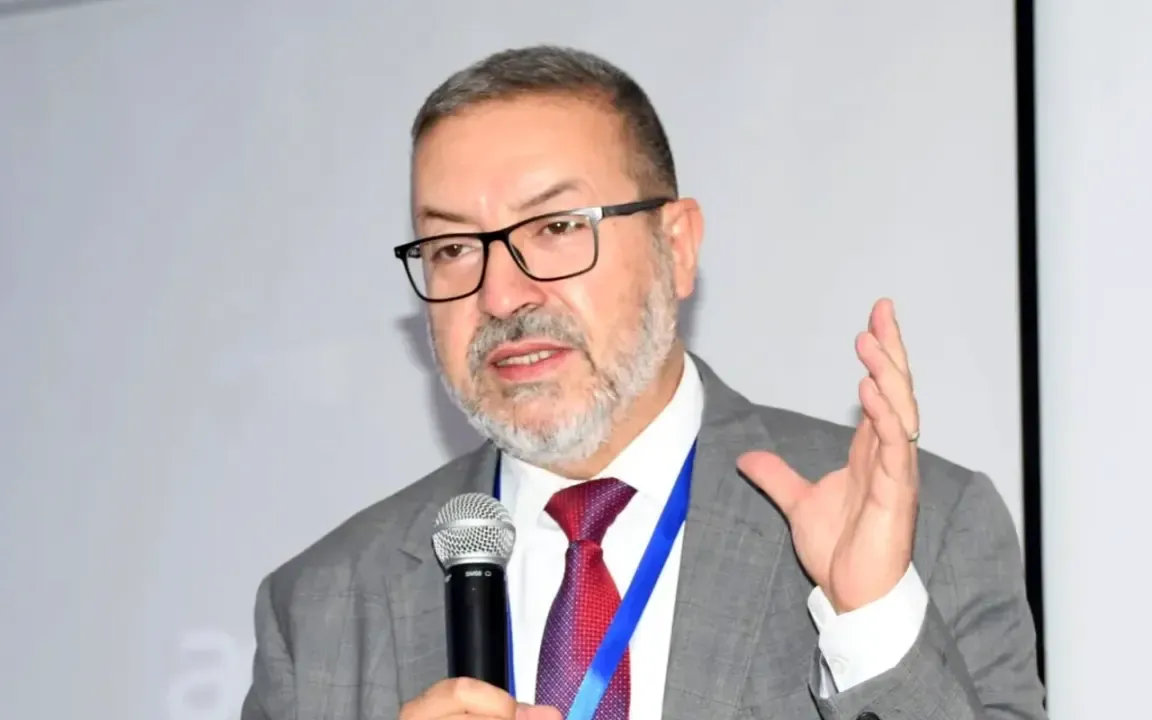 Younès Grar, ICT expert: "Forcing leaders of different sectors to integrate into it"